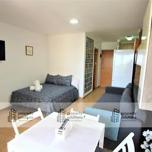 335-iris-apartamentos-piscina-y-playa-perfecta.hotelsinnerja.org/